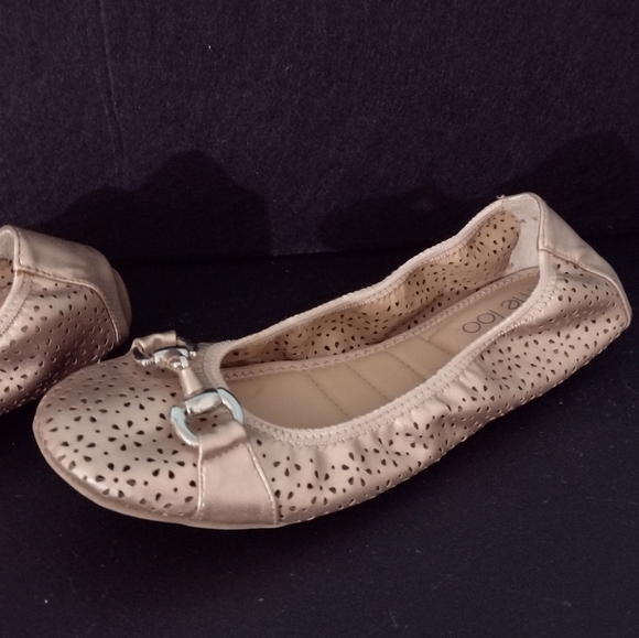 Me Too Women's Gold Ballet Flats - Picture 3 of 6